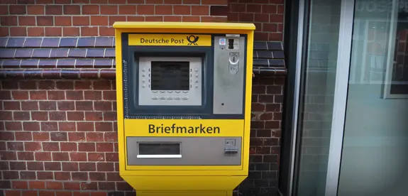 Маркомат (Briefmarkenautomaten) – автомат, де можна купити марки у Німеччині