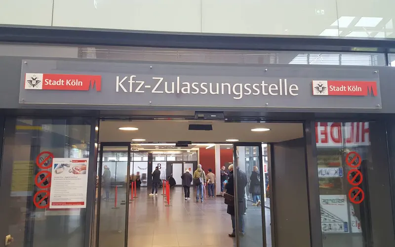 відомство реєстрації транспорту Zulassungsstelle або KFZ-Zulassungssbehorde
