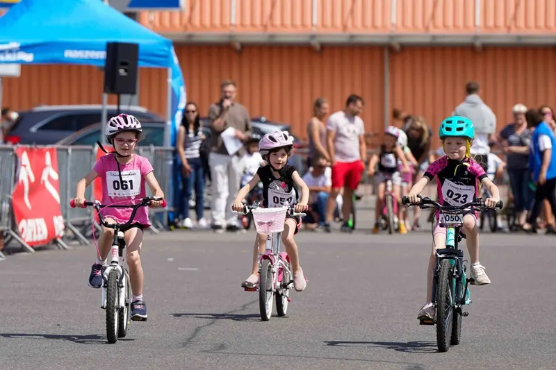 змагання на велосипедах у Польщі на день захисту дітей