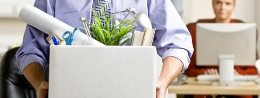 Чому звільняють з роботи в Польщі