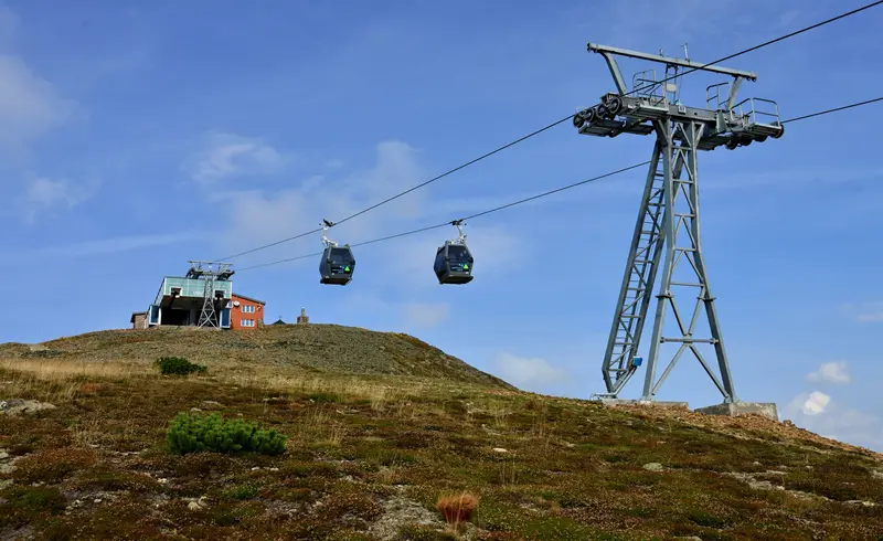Гора Снєжка Канатні дороги та «фунікулер»