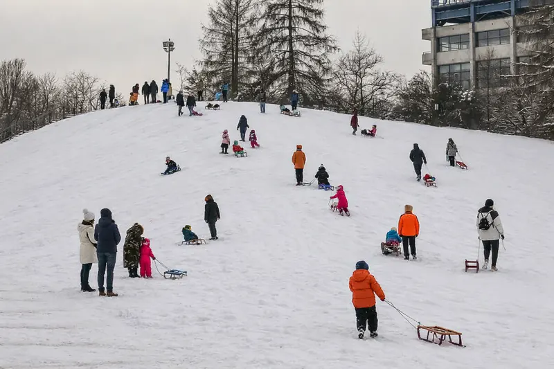 Де покататися на санках у Кракові?